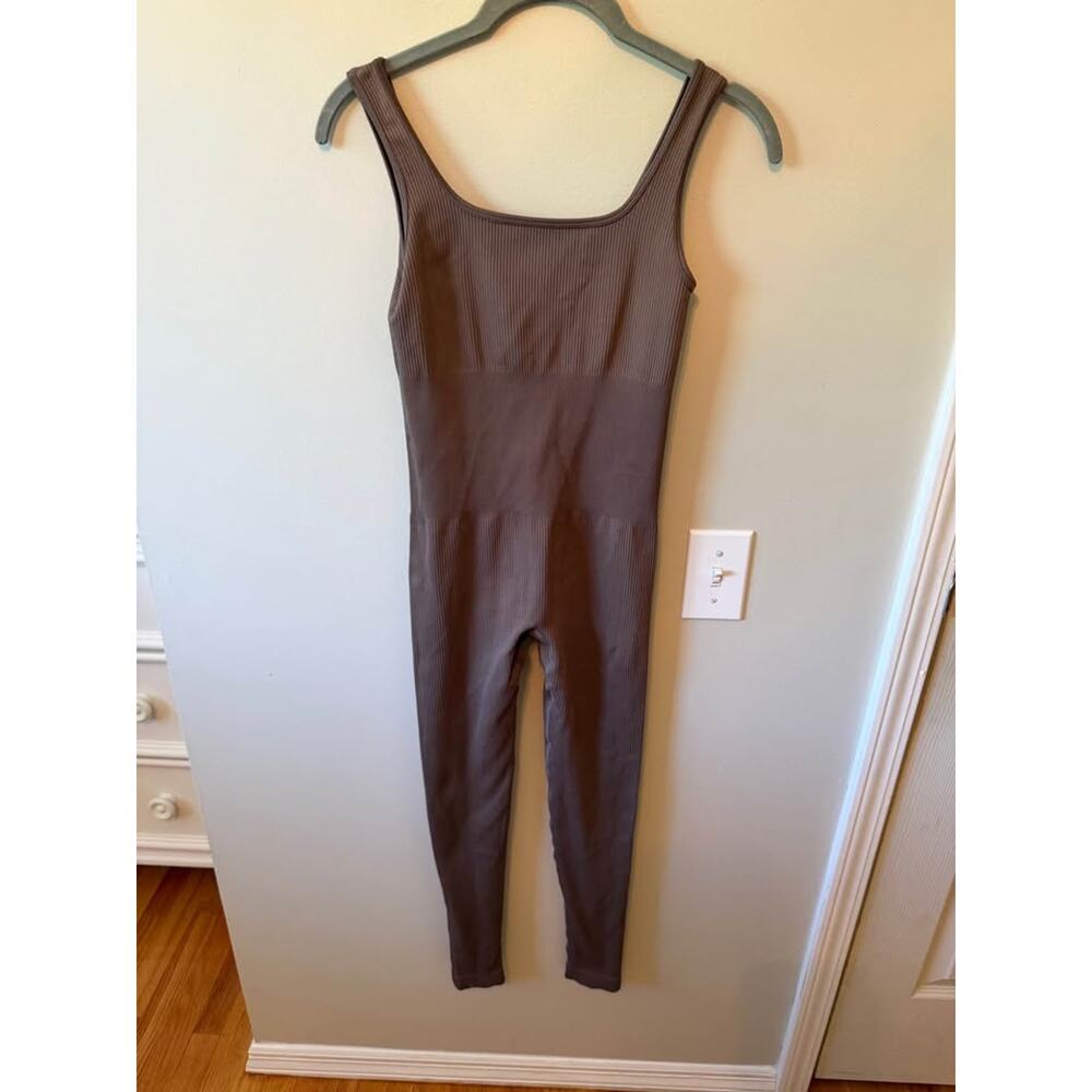 Ribbed brown athletic jumpsuit